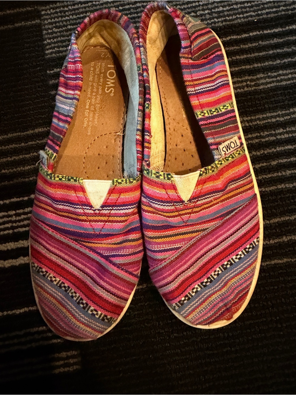 TOMS Girls Slip-On Shoes in Multicolor Stripe size 2 Youth